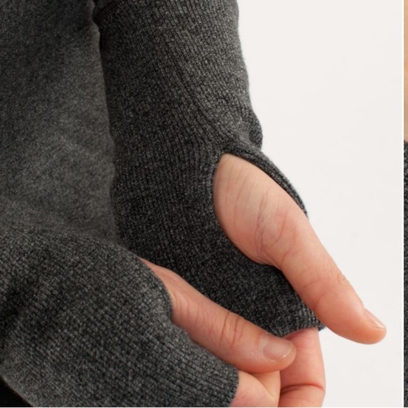 Lululemon Tea Lounge Long Sleeve Pullover in Heathered Coal Size Small 4 - Picture 2 of 14